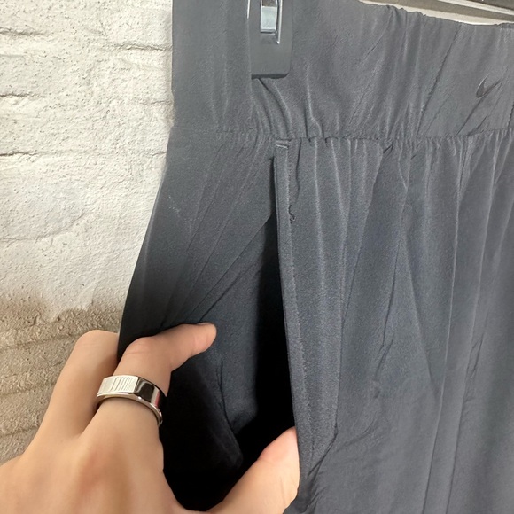 Nike Women’s Bliss Lux Slim Fit Jogger Pants Size Medium Moisture Wicking - Picture 3 of 7